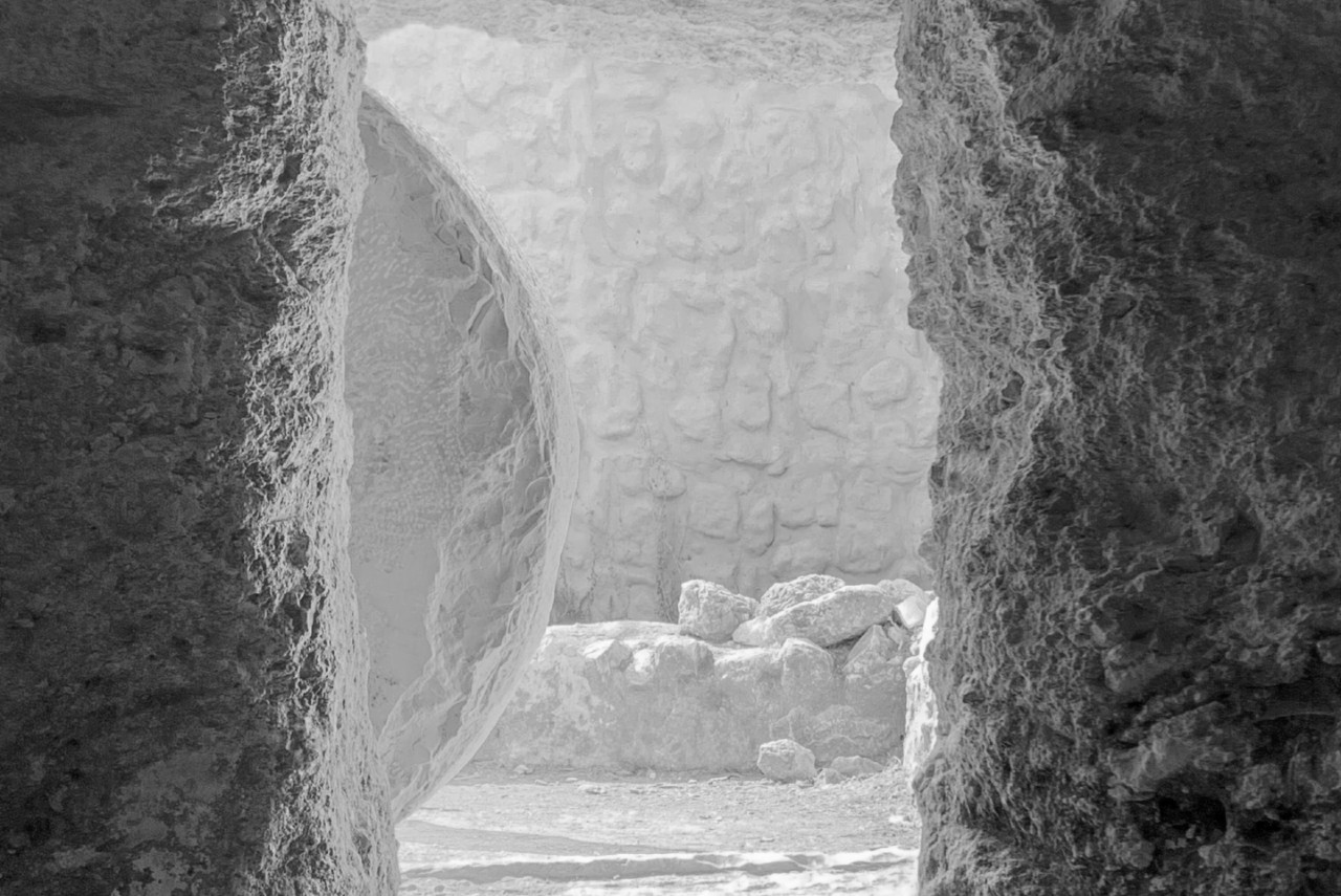 Tumulo em Israel - So por Jesus